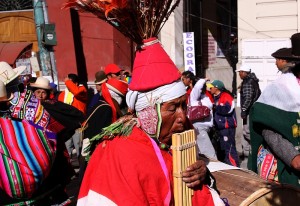 Sem dúvida a Bolívia é o país sulamenricano que mais conserva suas culturas e ainda seguem passando para as novas gerações.